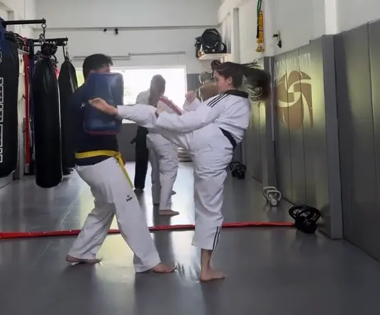 Giovanna - Faixa Preta — verso